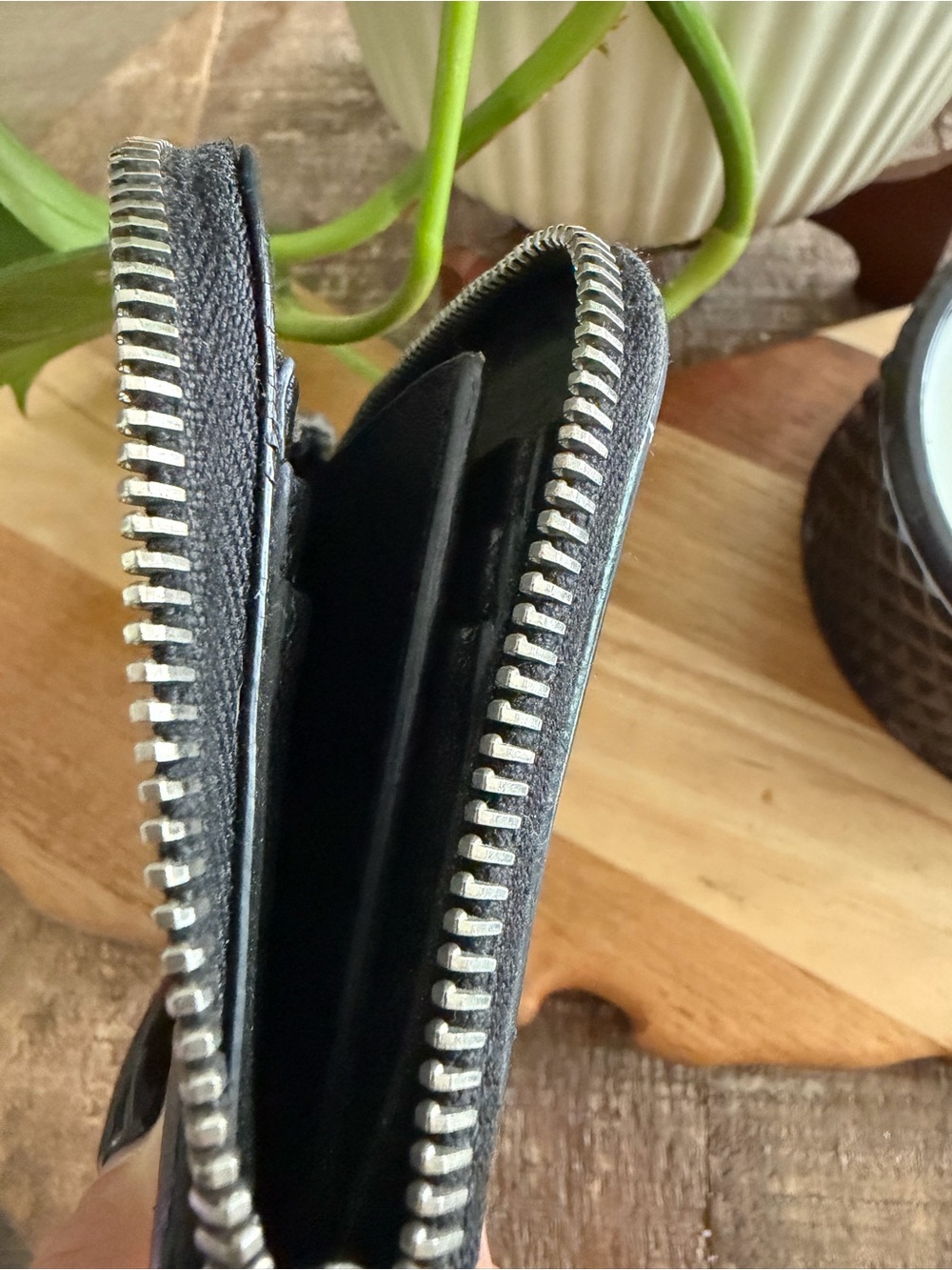 AUTHENTIC Saint Laurent Black Leather Zip Card Wallet - Picture 2 of 7